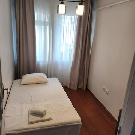 Kadikoy Merkezi Konumda *